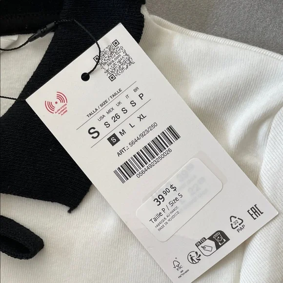 Zara Women's White Tee with Black Collar and Bow - Picture 5 of 6